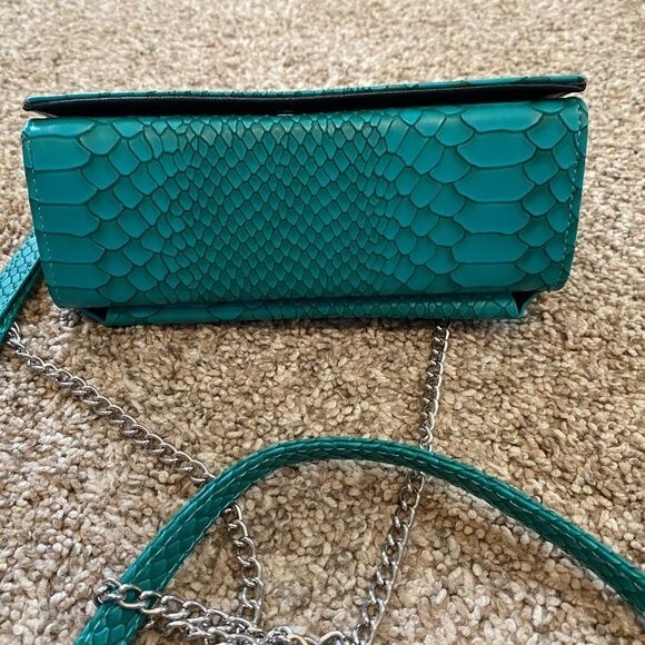 Just Solutions Boho Turquoise Animal Print Triangle Womens Crossbody Purse - Picture 7 of 12